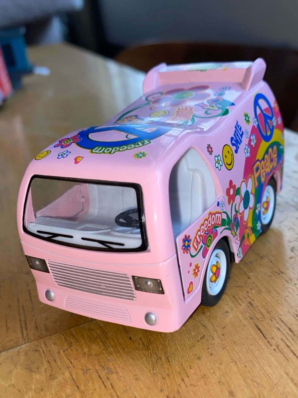 Kinsfun Pink Peace, Love, Smile, Flowers, Rainbow, Toy Van Pull Back 60s Theme